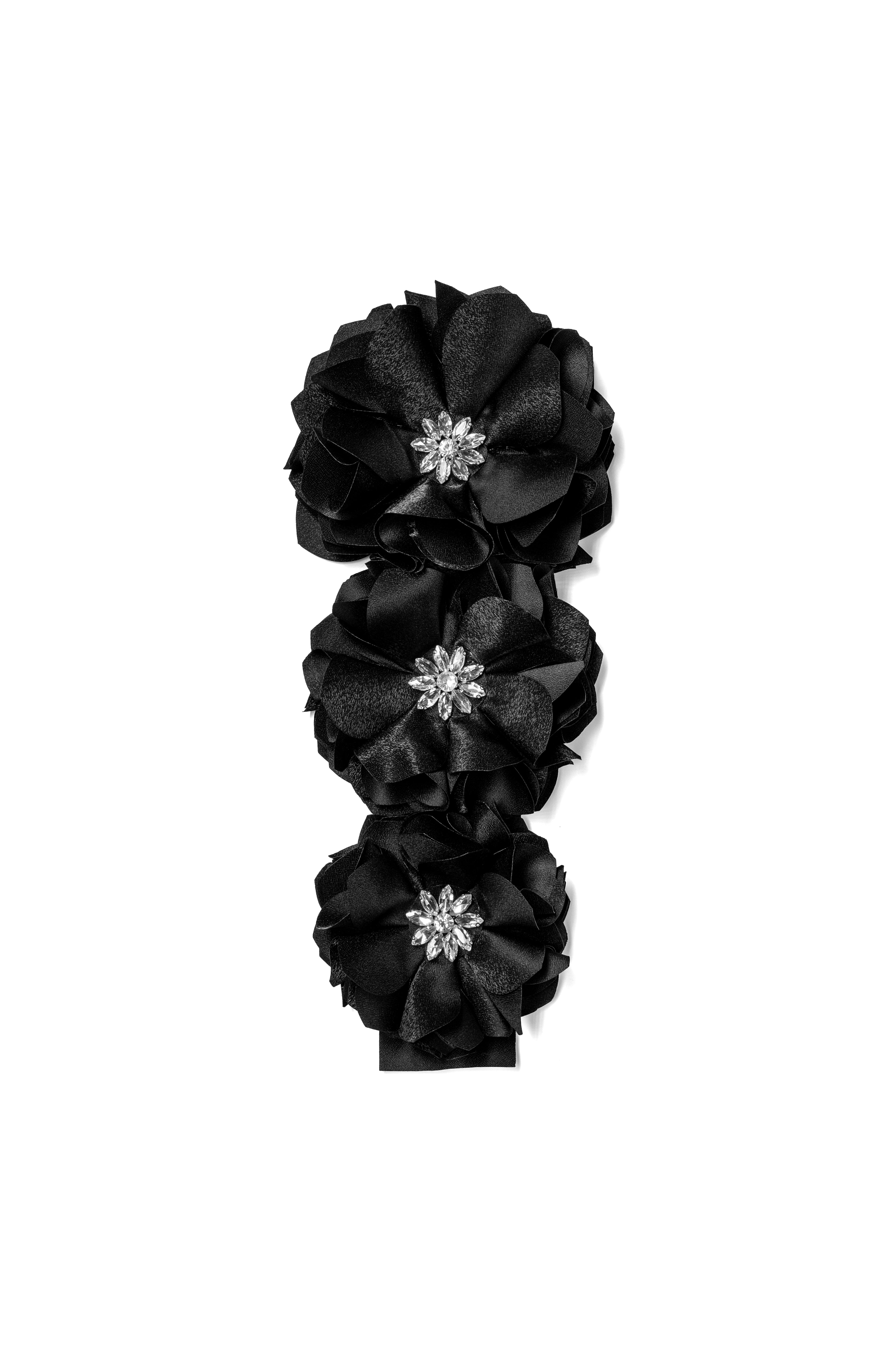 ESTELLA | Siyah Yaka Çiçeği