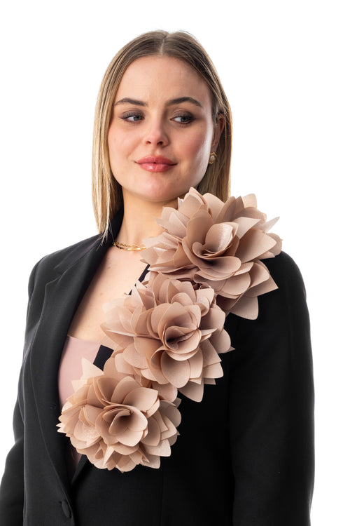 ADELİNA | Bej Yaka Çiçeği