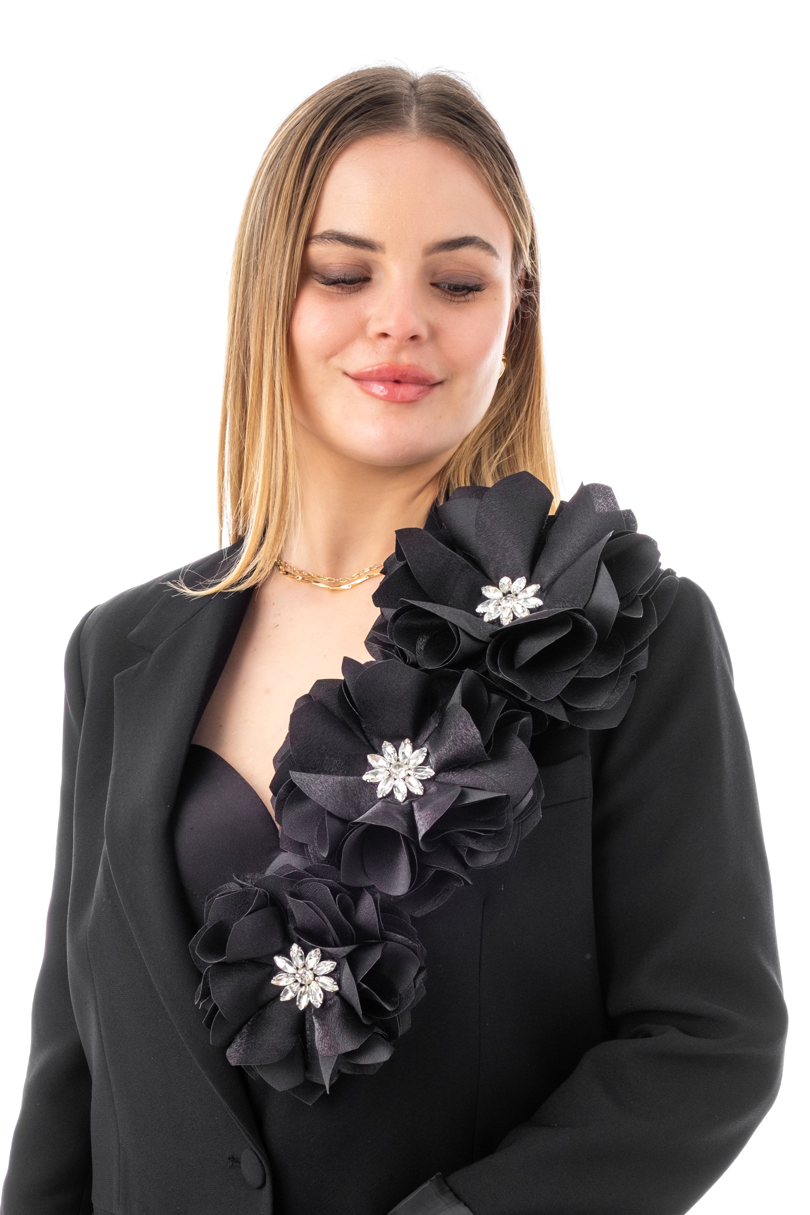 ESTELLA | Siyah Yaka Çiçeği
