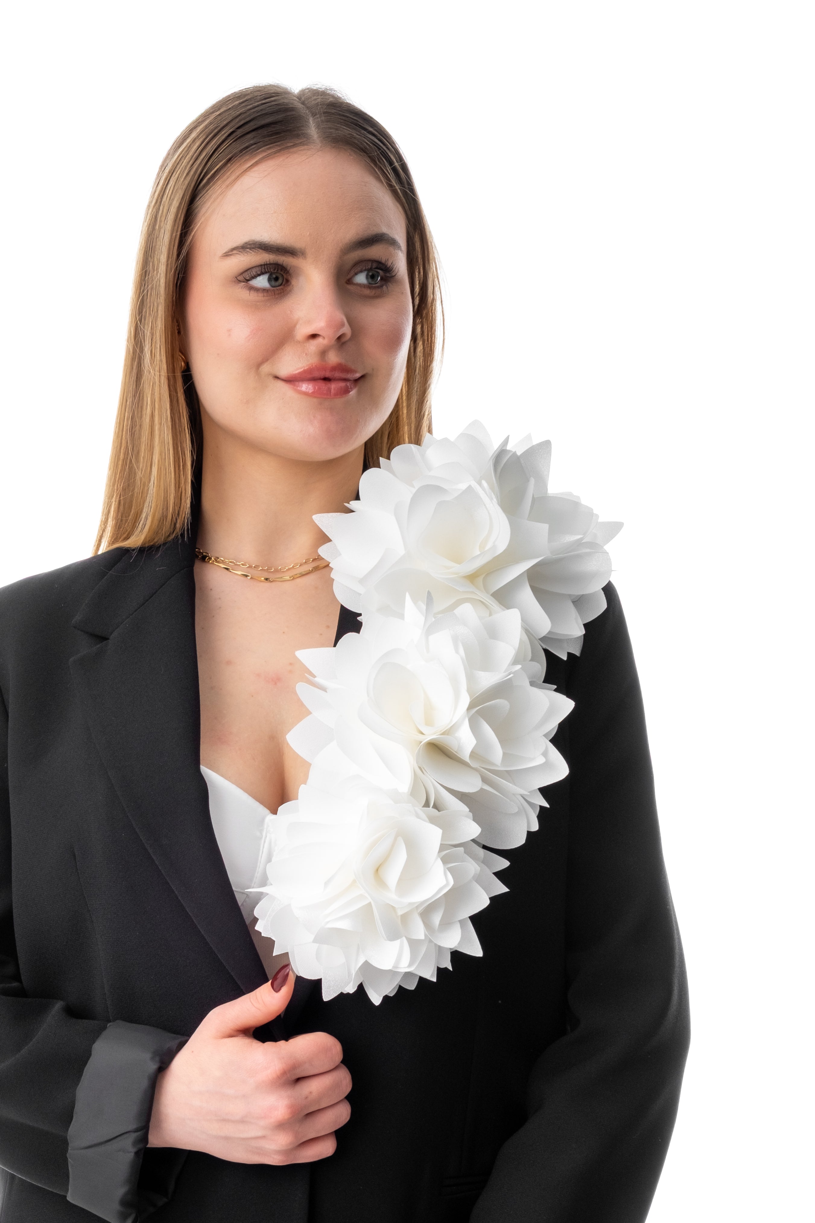 ADELİNA | Beyaz Yaka Çiçeği